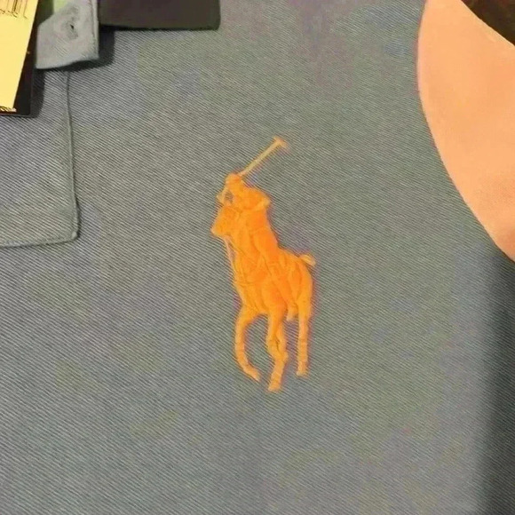 Polo Ralph Lauren Classic 2 Button -Men's Size: Medium - Picture 3 of 4